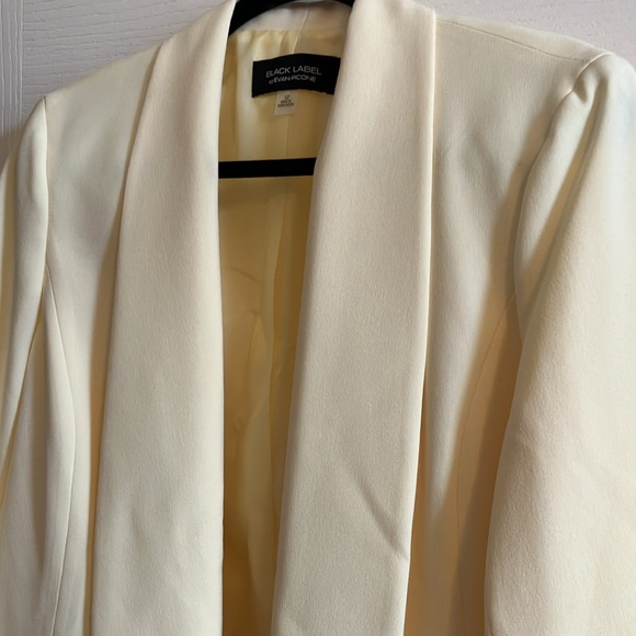 Buttercream Jacket nwt - Picture 2 of 3